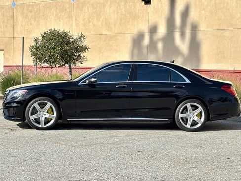 Used 2015 Mercedes-Benz S 63 AMG 4MATIC Sedan w/ Driver Assistance Package image 4