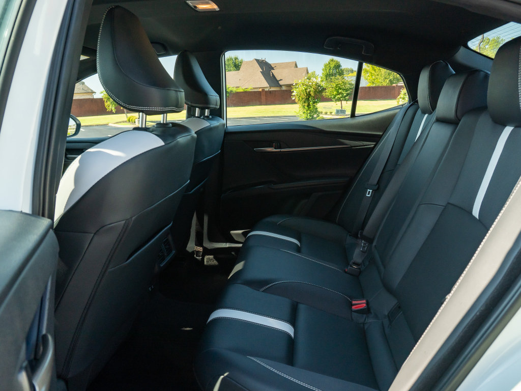 Used 2025 Toyota Camry SE FWD image 15