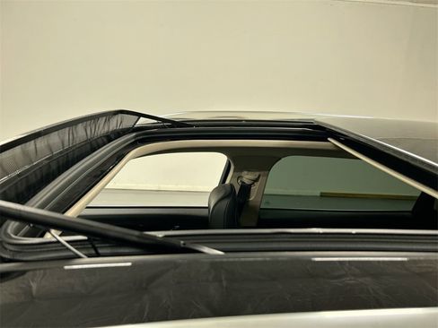 Used 2022 Lincoln Nautilus Reserve w/ Luxury Package image 20