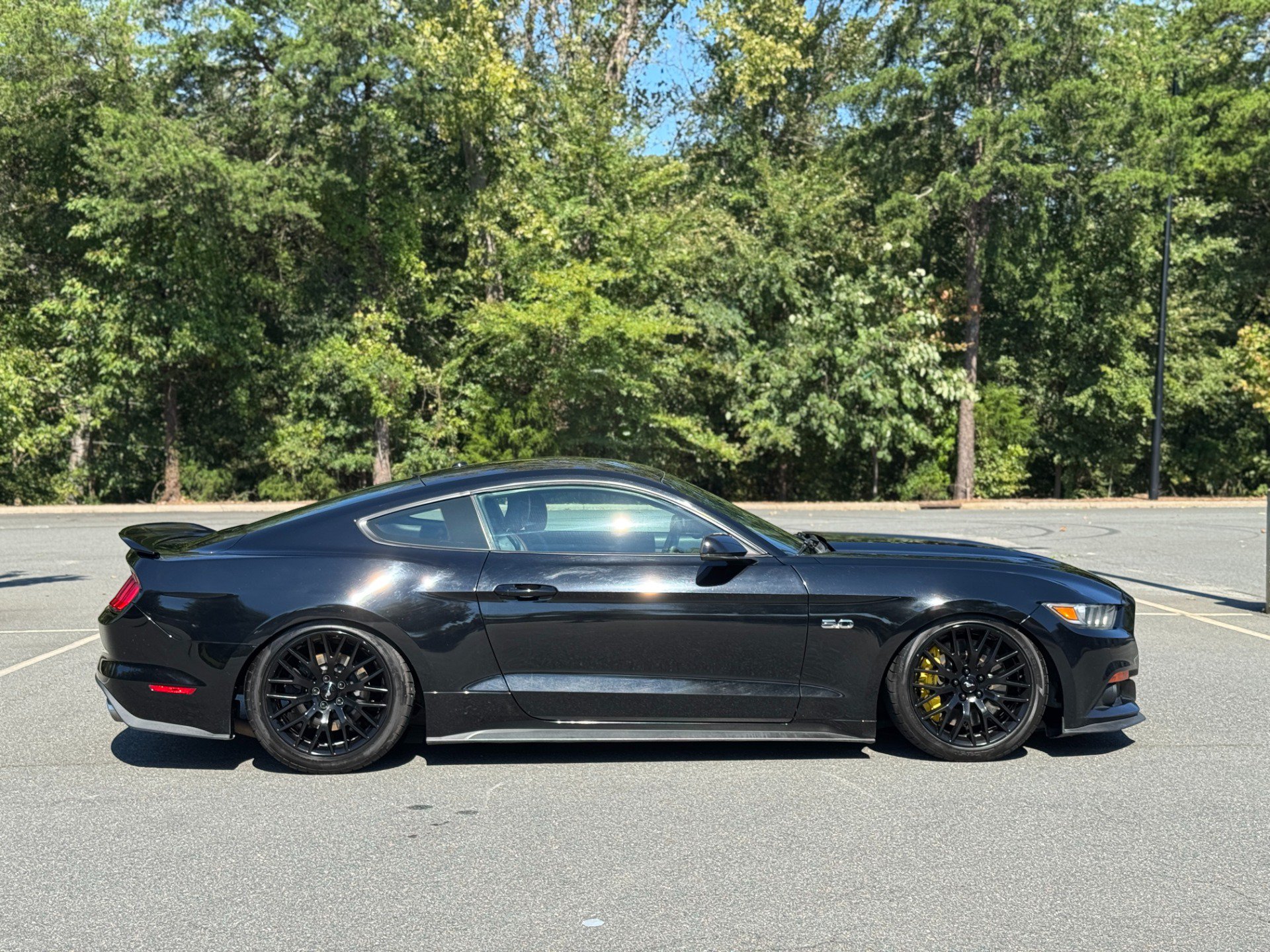 Used 2016 Ford Mustang GT Premium w/ GT Performance Package RWD image 14