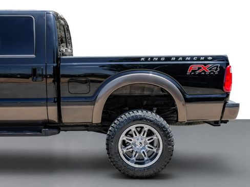 Used 2016 Ford F250 King Ranch w/ FX4 Off-Road Package AWD/4WD image 11