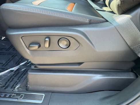 New 2025 GMC Sierra 2500 AT4 w/ AT4 Premium Plus Package image 12