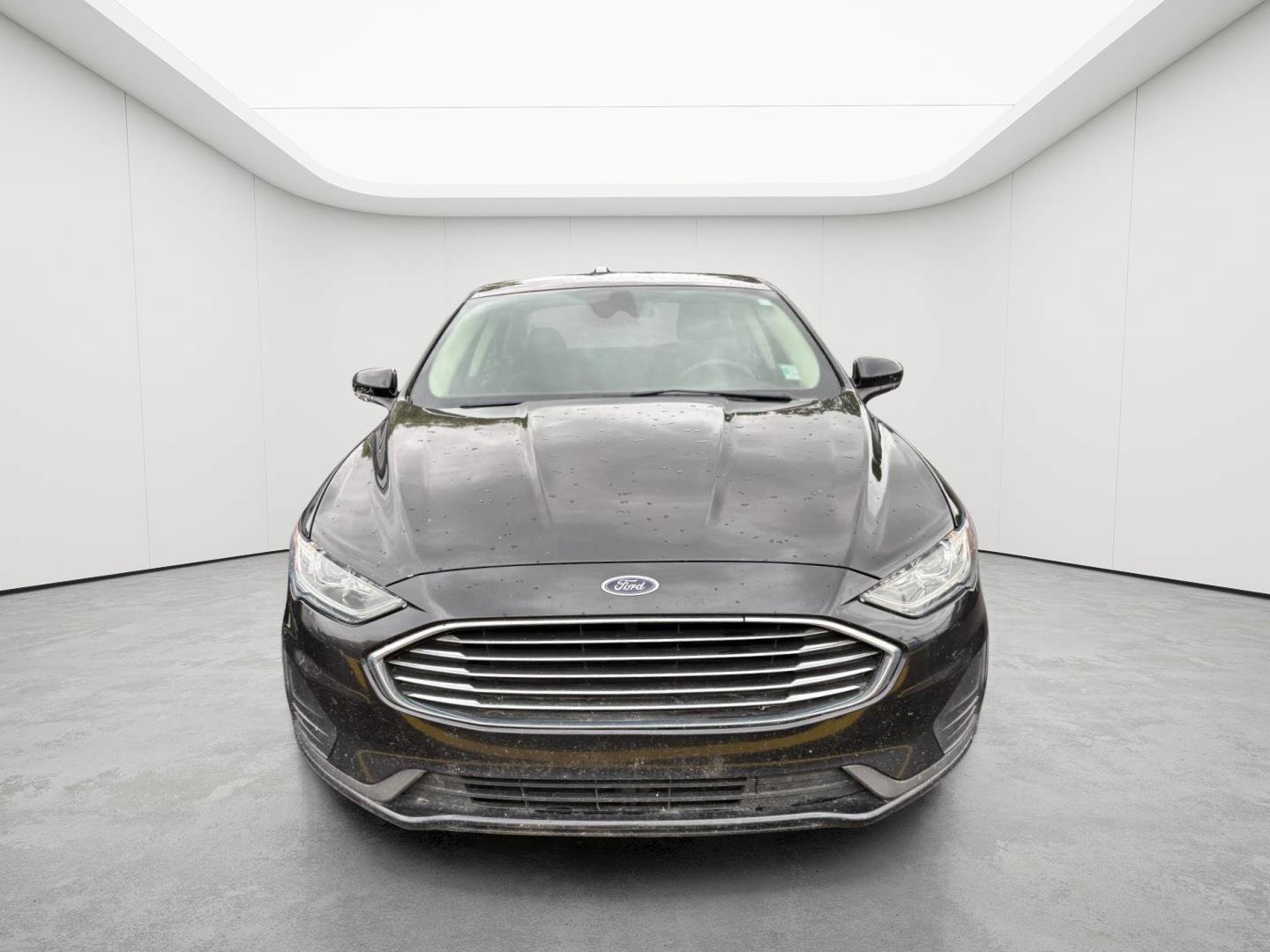 Used 2020 Ford Fusion SE FWD image 2