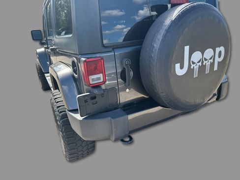Used 2017 Jeep Wrangler Unlimited Sahara AWD/4WD image 41