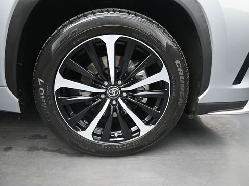 Used 2021 Toyota Highlander XSE FWD image 28