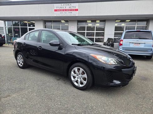 Used 2013 MAZDA MAZDA3 i Sport FWD image 17