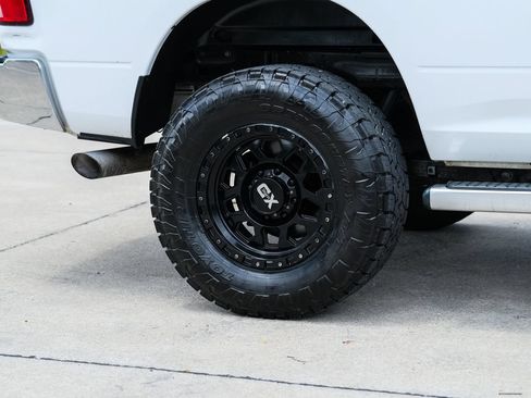 Used 2016 RAM 2500 Tradesman w/ Chrome Appearance Group AWD/4WD image 16