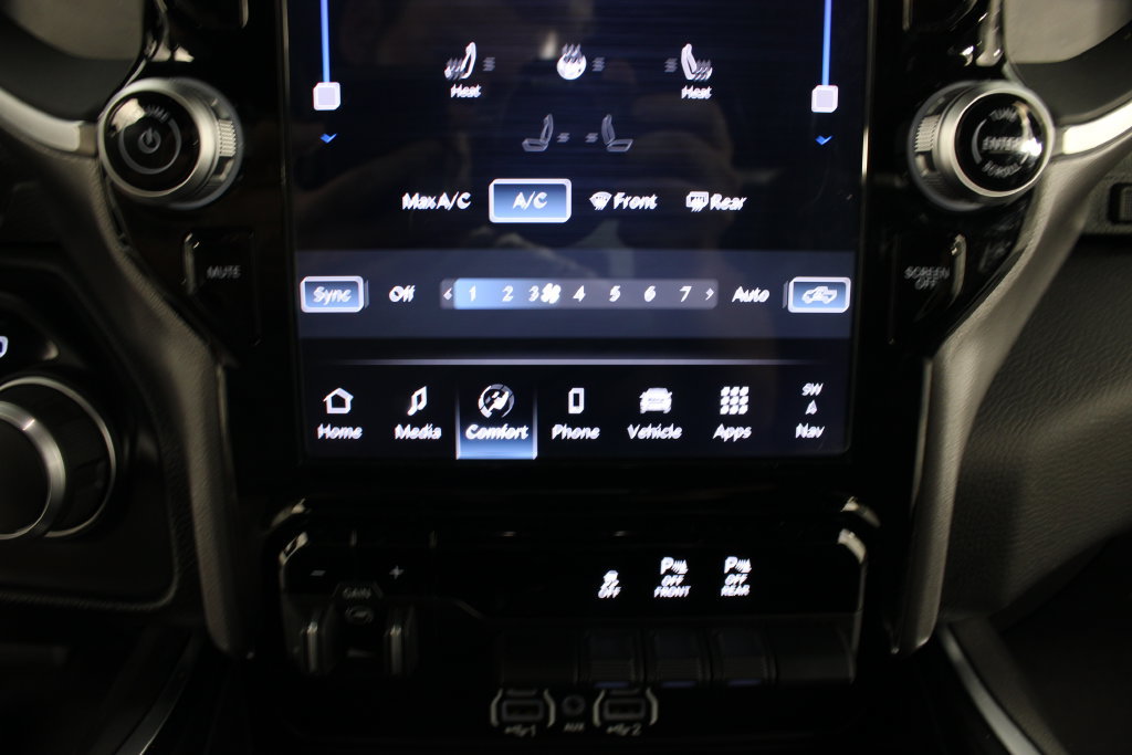 Used 2025 RAM 1500 Big Horn AWD/4WD image 7