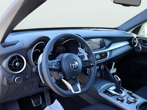 New 2025 Alfa Romeo Stelvio Sprint AWD/4WD image 19