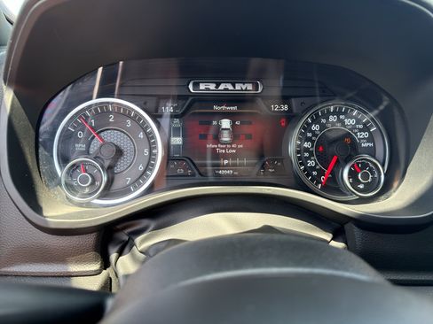 Used 2025 RAM 1500 Big Horn AWD/4WD image 27