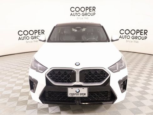 Used 2025 BMW X2 xDrive28i image 9