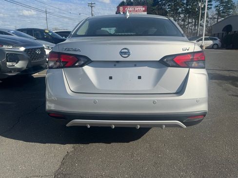 Used 2021 Nissan Versa SV image 4