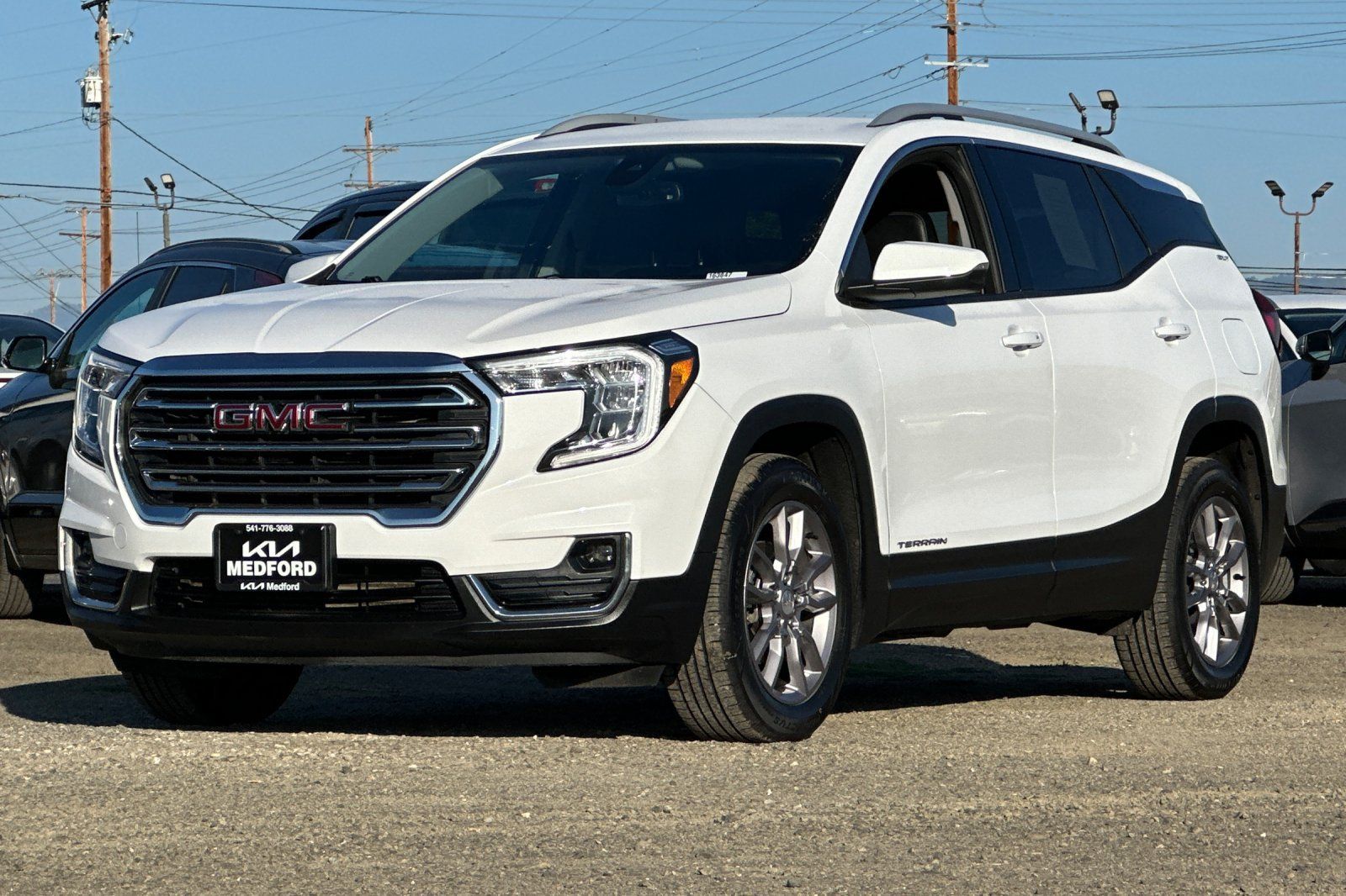 Used 2024 GMC Terrain SLT AWD/4WD image 9