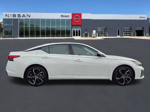 Certified 2025 Nissan Altima 2.5 SR AWD/4WD image 2