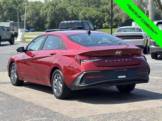 Used 2024 Hyundai Elantra SEL FWD video 2