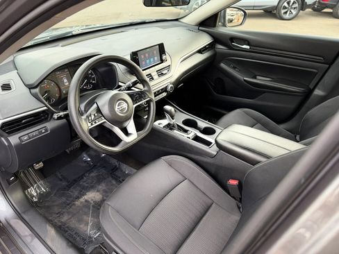 Used 2022 Nissan Altima 2.5 S FWD image 11