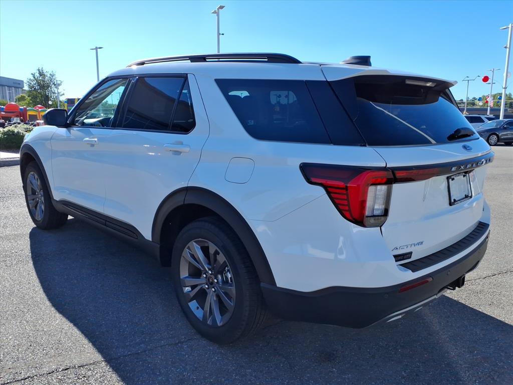 Used 2026 Ford Explorer Active w/ Active Comfort Package AWD/4WD image 3