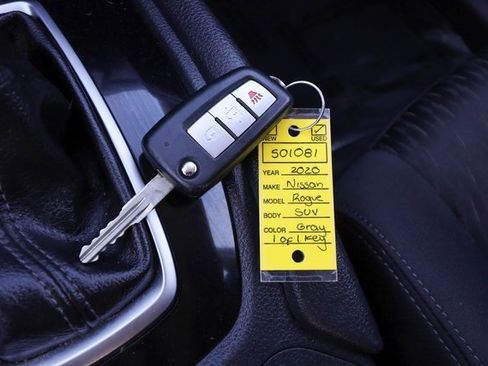 Used 2020 Nissan Rogue S image 10