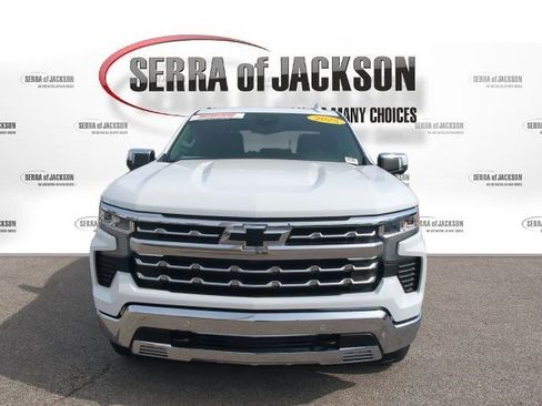 Used 2025 Chevrolet Silverado 1500 LTZ image 3