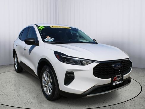 Used 2023 Ford Escape Active image 1