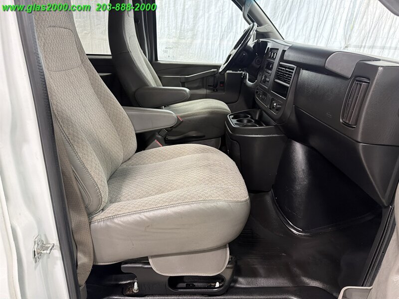 Used 2019 Chevrolet Express 2500 LS w/ Driver Convenience Package RWD image 21
