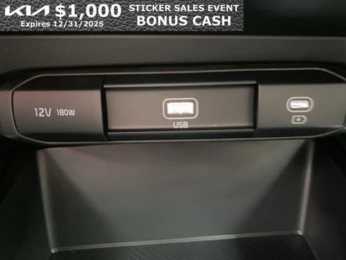 New 2025 Kia Niro LX image 22