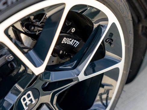 Used 2018 Bugatti Chiron image 39