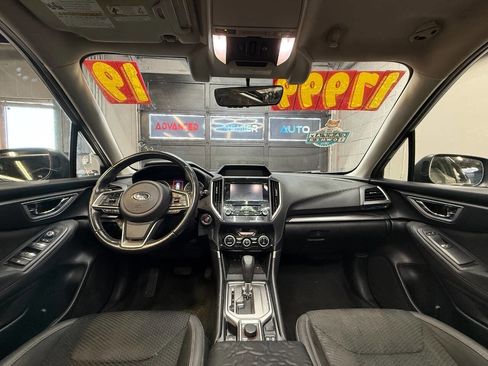 Used 2019 Subaru Forester Premium AWD/4WD image 10