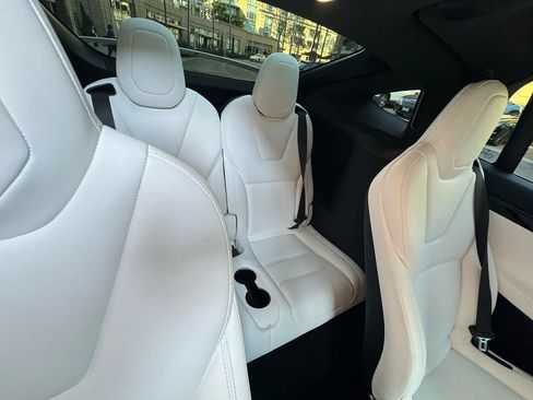 Used 2018 Tesla Model X 75D AWD/4WD image 7