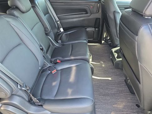Certified 2024 Honda Odyssey Touring image 11