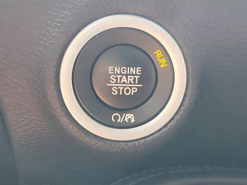 Used 2023 Dodge Challenger SXT RWD image 22