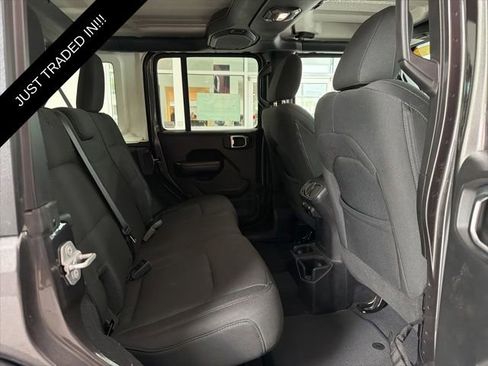 Used 2018 Jeep Wrangler Unlimited Sport S AWD/4WD image 13