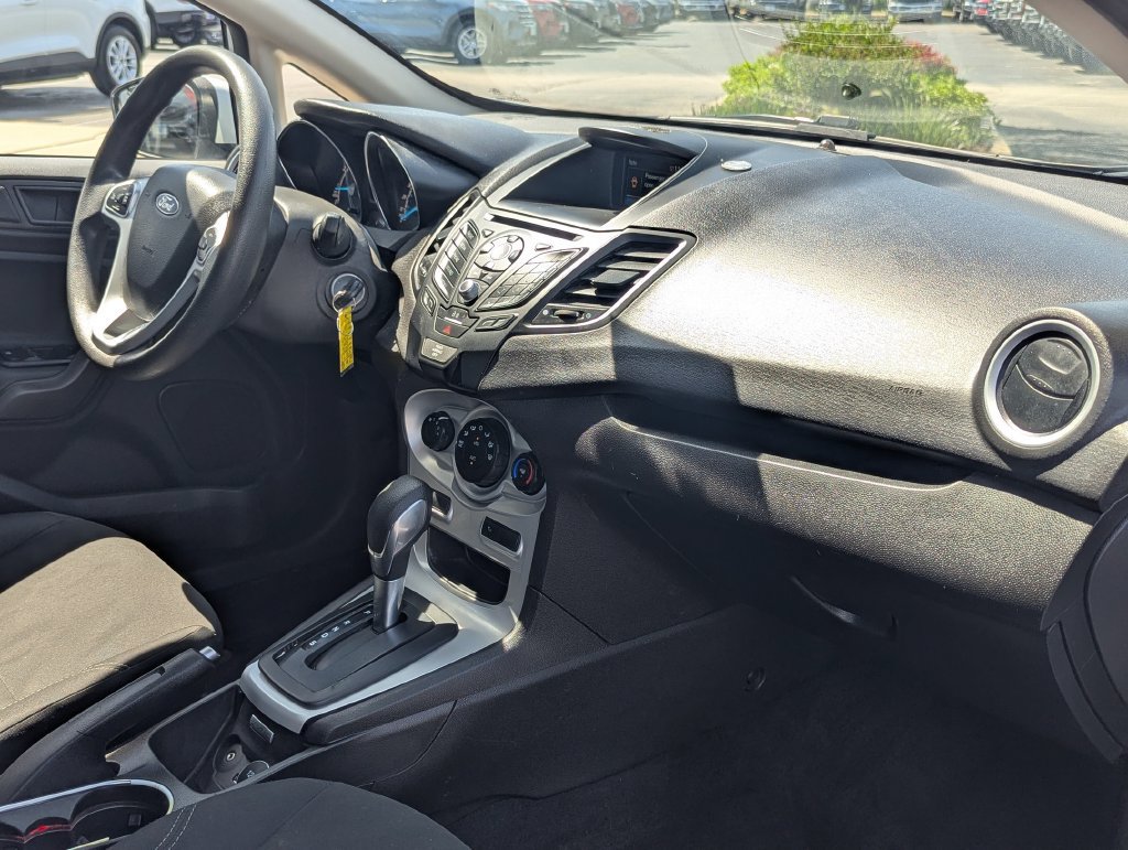Used 2018 Ford Fiesta SE FWD image 25