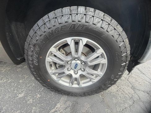 Used 2018 Ford F150 Lariat image 34