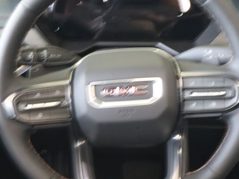 New 2026 GMC Acadia AT4 w/ Luxury Package AWD/4WD image 12