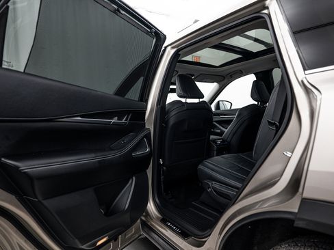 Used 2023 INFINITI QX60 Sensory w/ Vision Package AWD/4WD image 19