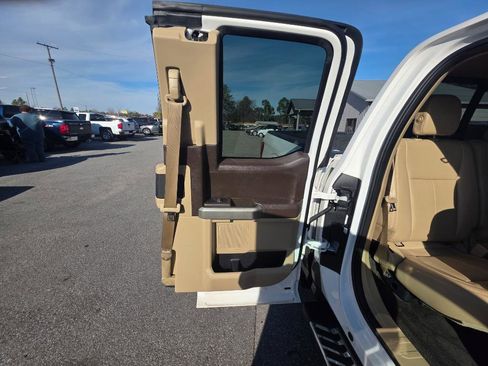 Used 2018 Ford F150 Lariat w/ Equipment Group 502A Luxury image 12