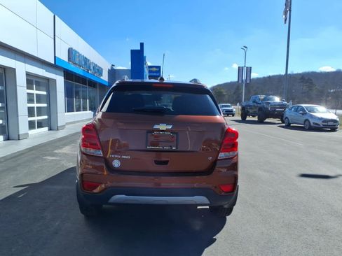 Used 2019 Chevrolet Trax LT w/ LT Convenience Package image 6