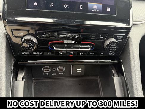 Used 2023 Jeep Grand Cherokee Laredo w/ Luxury Tech Group I AWD/4WD image 27