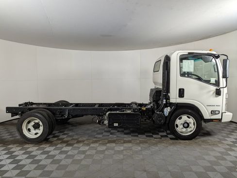 New 2024 Chevrolet Low Cab Forward 5500XD image 4