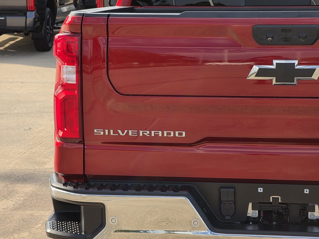Used 2023 Chevrolet Silverado 1500 LTZ w/ LTZ Convenience Package II RWD image 10