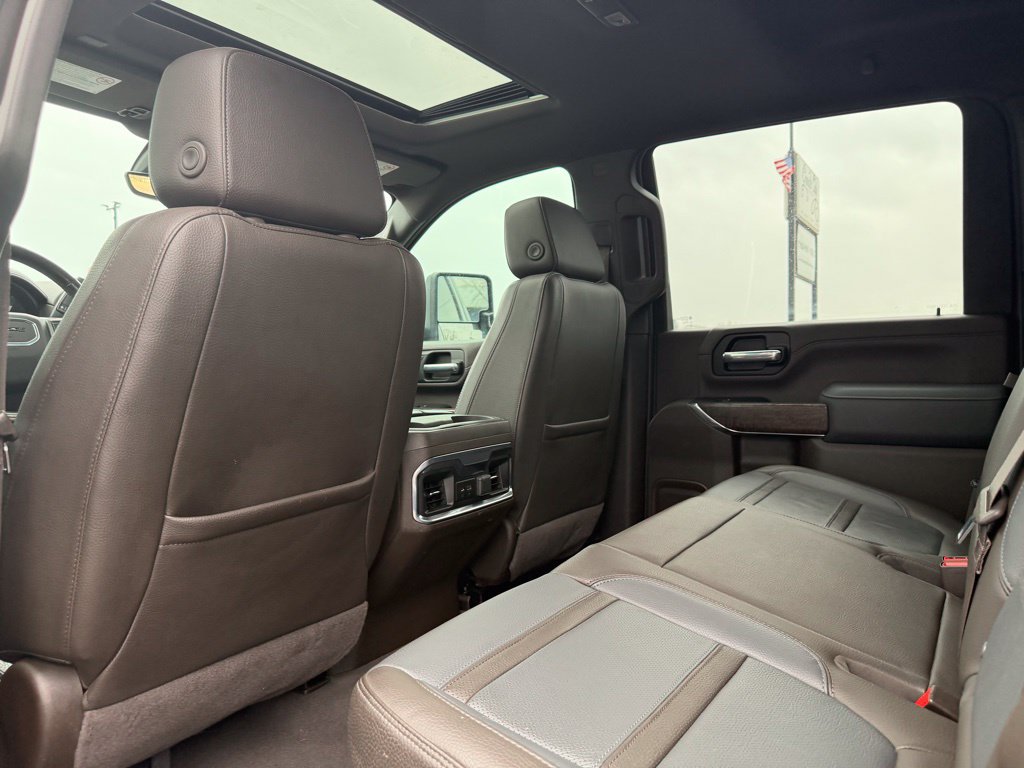 Used 2022 GMC Sierra 2500 Denali w/ Denali Black Diamond Edition AWD/4WD image 24