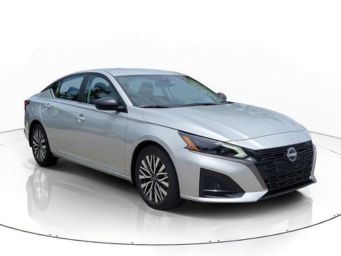New 2026 Nissan Altima 2.5 SV FWD image 1