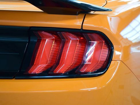 Used 2021 Ford Mustang Shelby GT500 w/ Technology Package RWD image 23