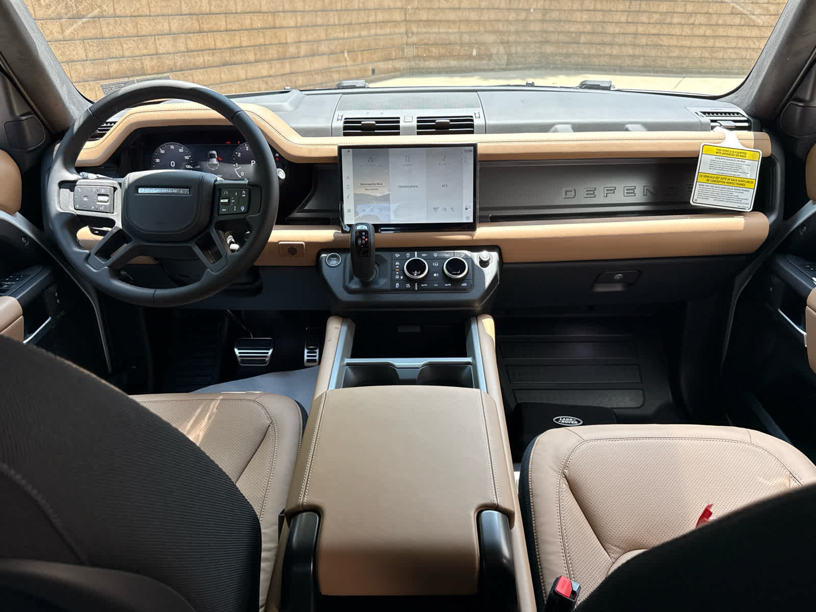 Used 2025 Land Rover Defender 110 V8 AWD/4WD image 8
