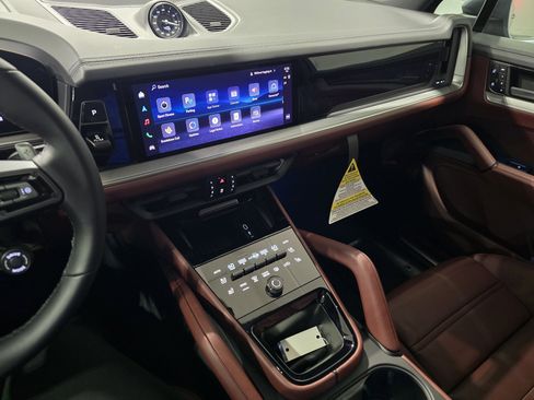 New 2026 Porsche Cayenne S image 20