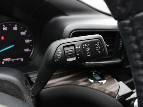Used 2021 Ford Explorer Limited w/ Equipment Group 301A AWD/4WD image 14