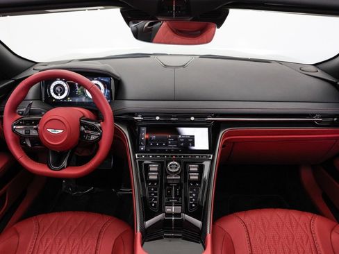 Used 2025 Aston Martin DB12 Volante image 5