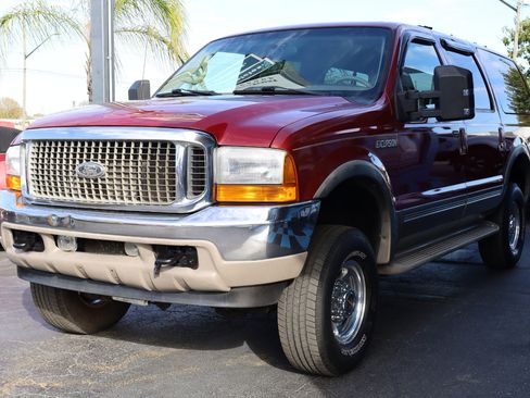 Used 2001 Ford Excursion Limited image 2