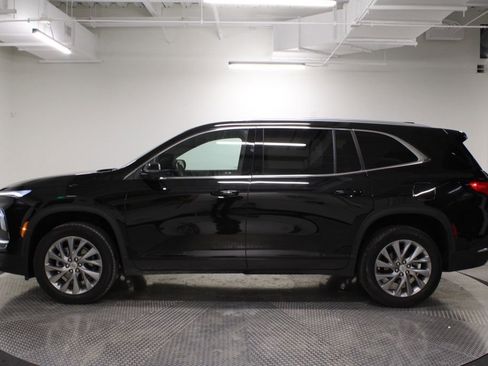 Used 2025 Buick Enclave Preferred image 2